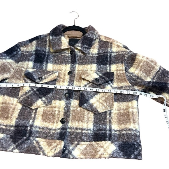 RD Zoe Plaid Boucle Short Shacket- Size Large - Picture 13 of 14